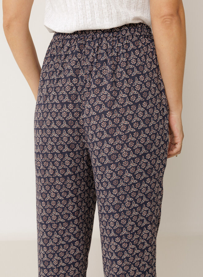 Pantalon Indi & Cold à taille élastique bleu marine imprimé