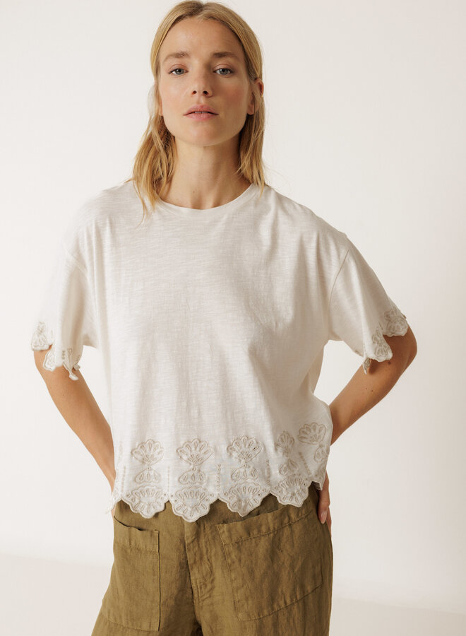T-shirt Indi & Cold blanc à broderies au bas