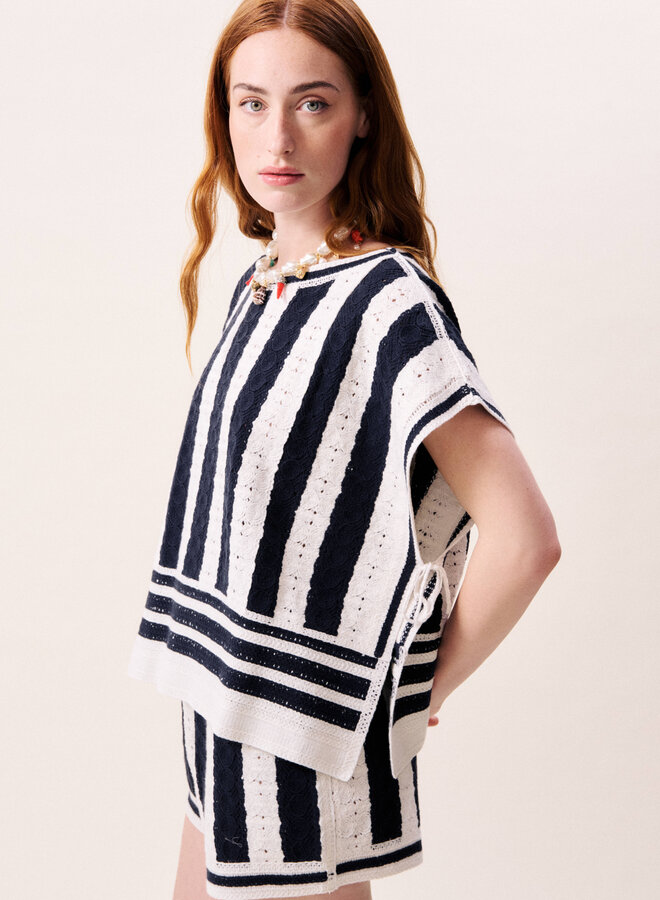 Haut Frnch Paris Debbie en crochet bleu marine rayé crème