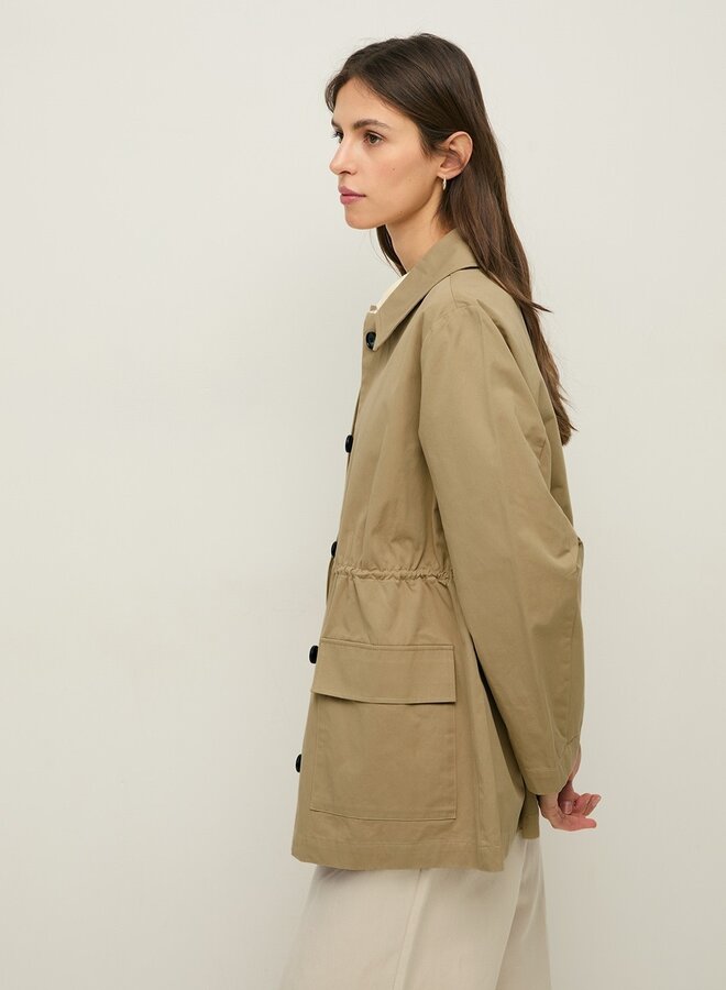 Manteau Yerse Simone à col classique à 2 poches à rabats beige