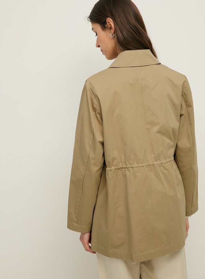 Manteau Yerse Simone à col classique à 2 poches à rabats beige