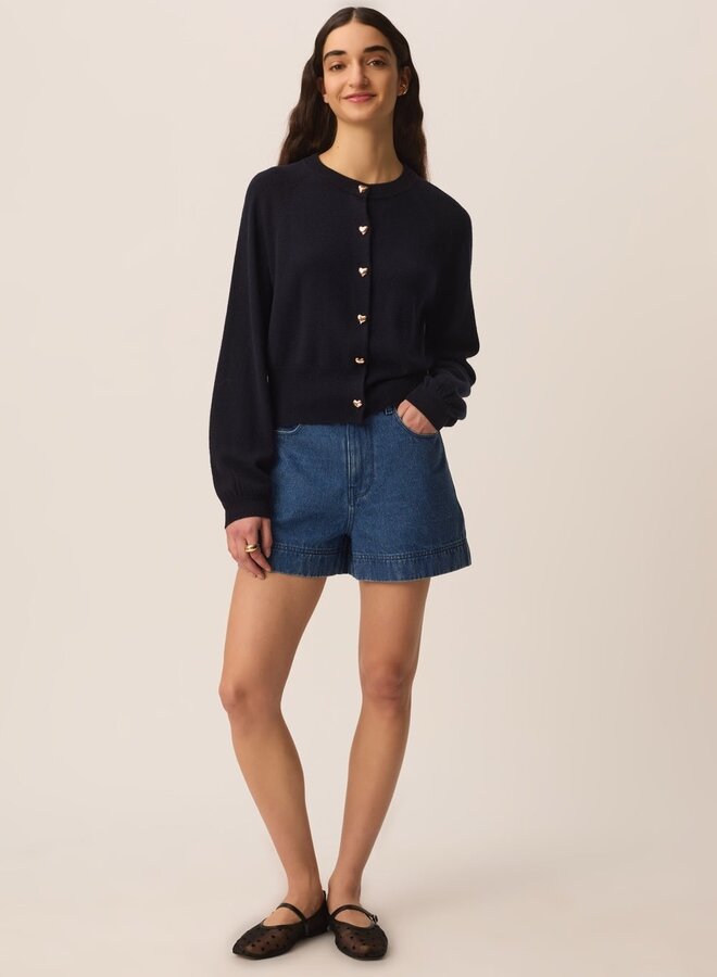 Cardigan Des Petits Hauts Arbalette bleu marine avec boutons coeurs or