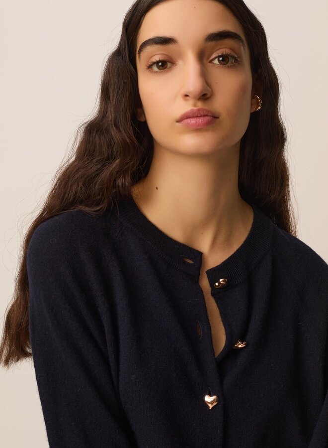 Cardigan Des Petits Hauts Arbalette bleu marine avec boutons coeurs or