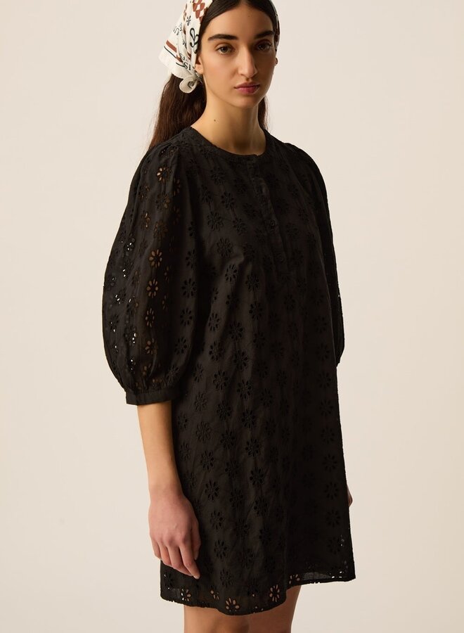 Robe Des Petits Hauts Sophocle à broderies anglaises noire
