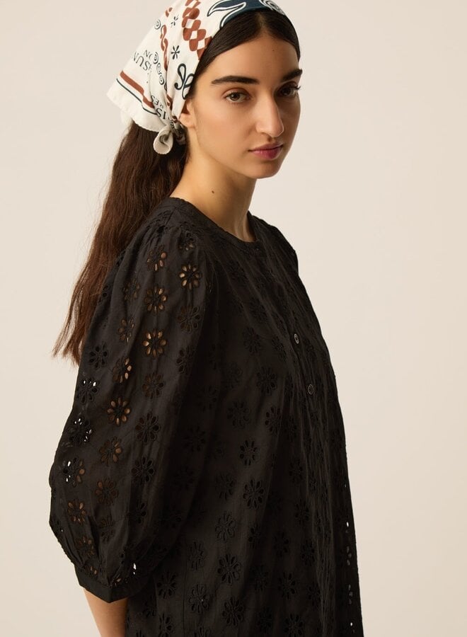 Robe Des Petits Hauts Sophocle à broderies anglaises noire