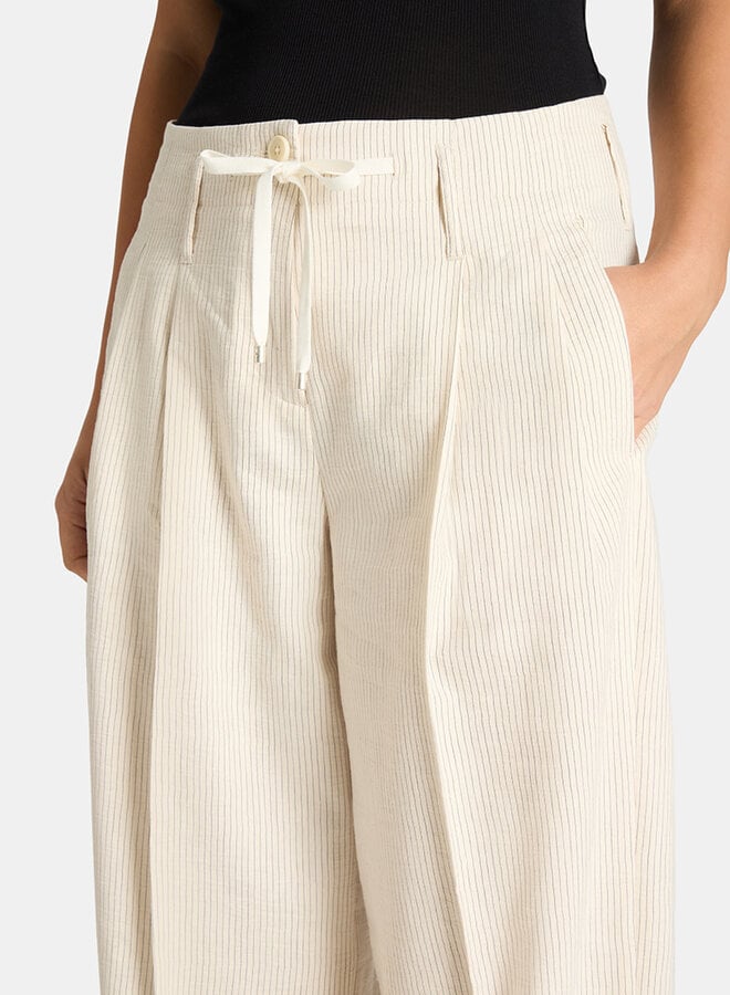 Pantalon Cambio Addison à taille ajustable avec cordon & jambes larges écru rayé noir