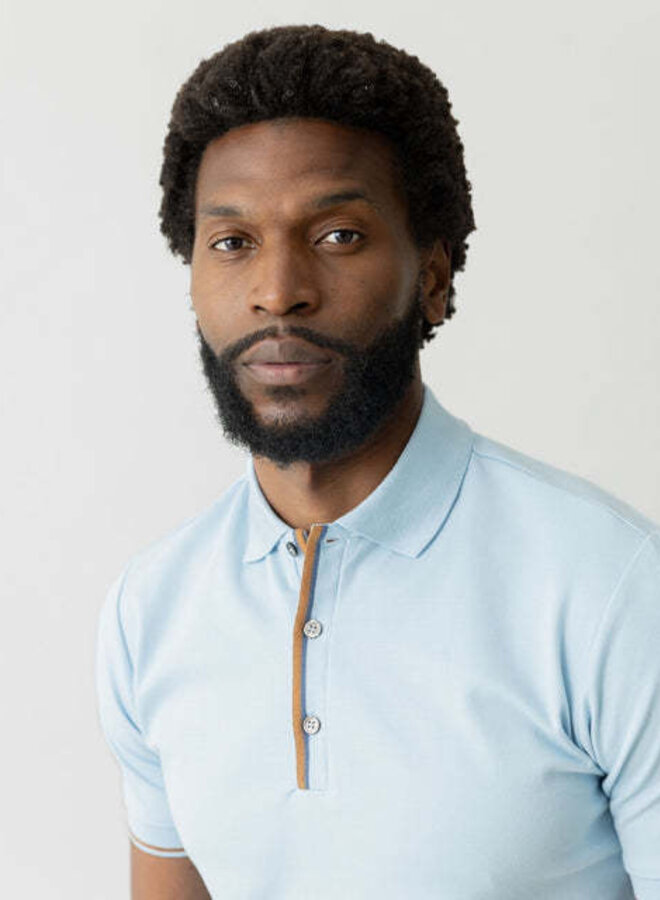 Polo Mos Mosh Gallery Harvey bleu ciel avec bordures brun coconut & bleue