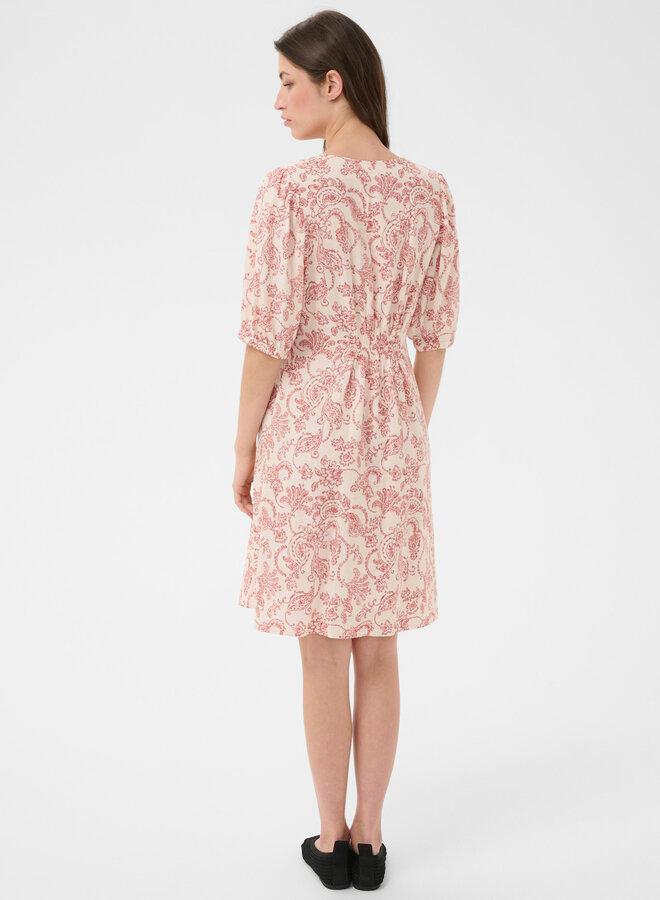 Robe Part Two Benete écrue  paisley rouge cerise