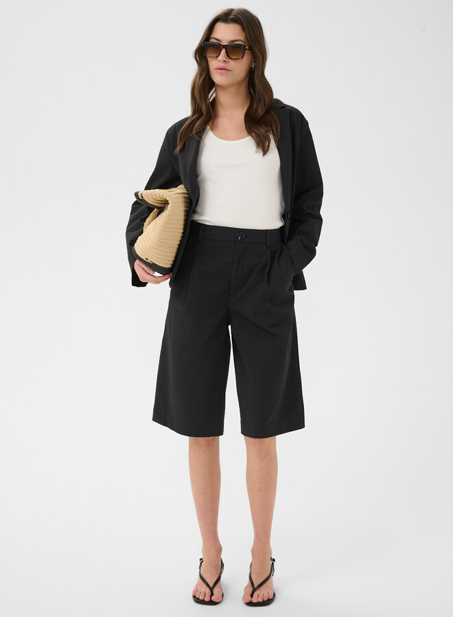 Bermuda Part Two en seersucker noir