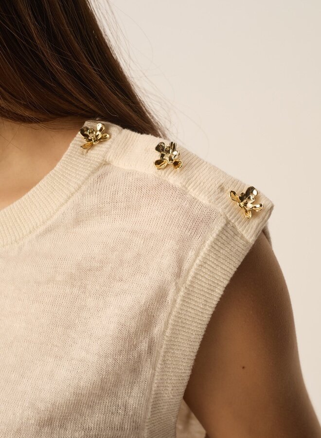 Tricot Des Petits Hauts Brazou en tricot de lin avec boutons or sur épaule écru