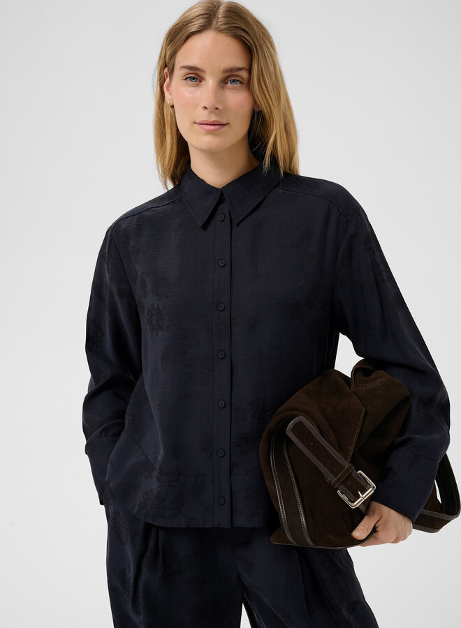 Chemise Part Two Carolla satinée fleurie ton sur ton bleu marine
