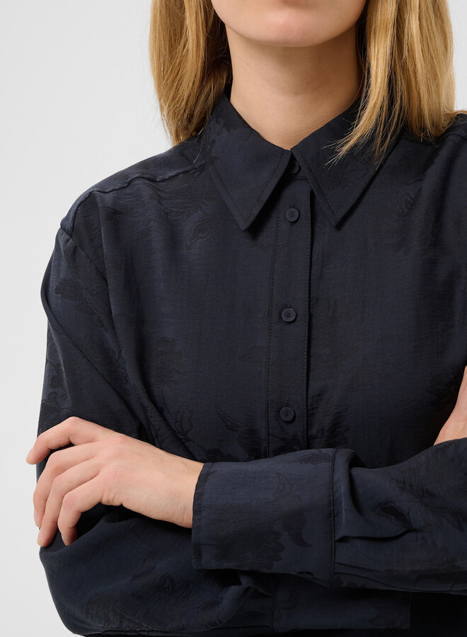 Chemise Part Two Carolla satinée fleurie ton sur ton bleu marine