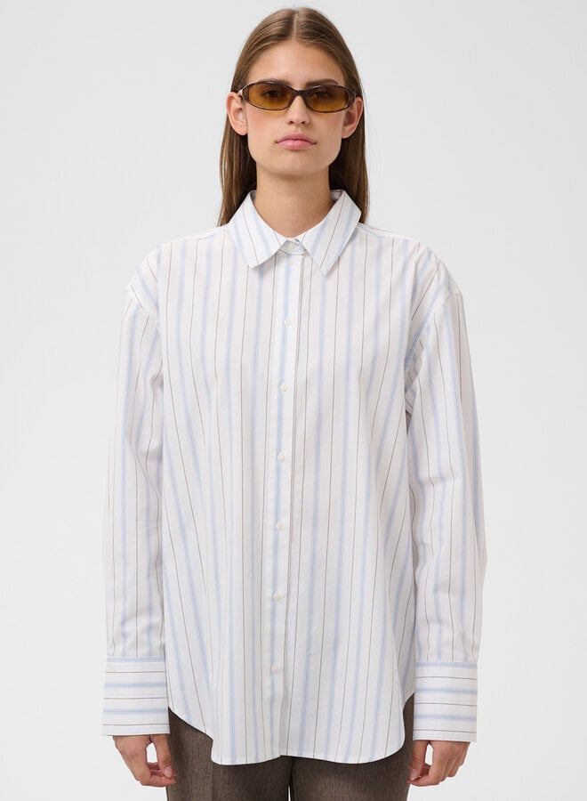 Chemise Soaked Noelle mi-longue blanche rayée bleu ciel