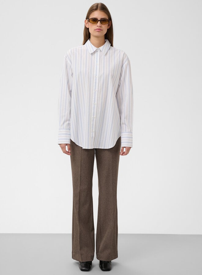 Chemise Soaked Noelle mi-longue blanche rayée bleu ciel
