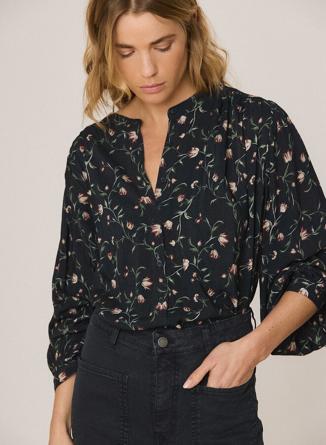 Blouse Indi & Cold bleu marine fleurie verte & bordeaux