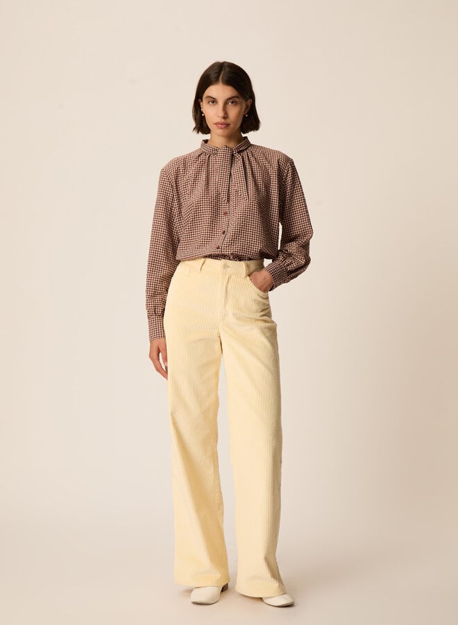 Blouse Des Petits Hauts Sulvia nouée au cou à carreaux brun cognac