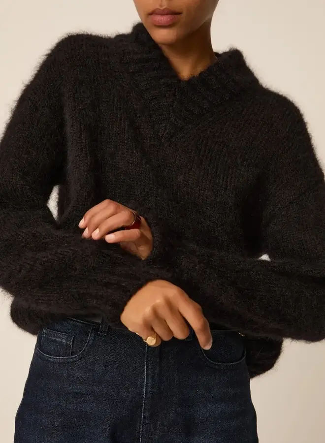 Tricot Des Petits Hauts Charlene fluffy à col V brun ourson