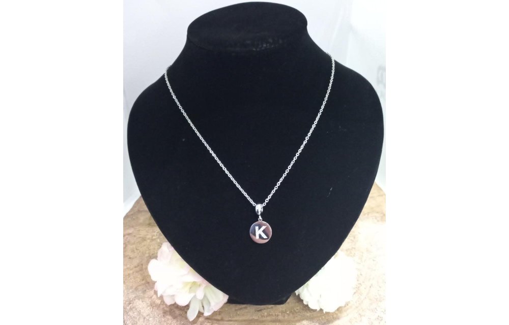 COLLAR LETRA ACERO PLATEADO 210000003028