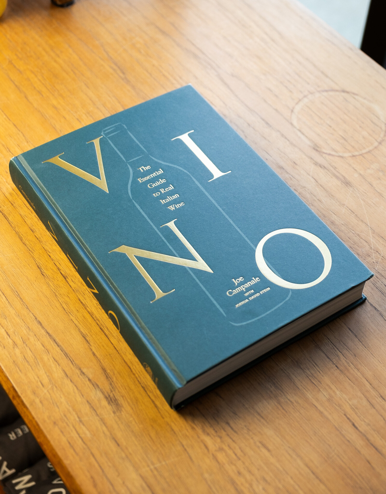 VINO: THE ESSENTIAL GUIDE TO REAL ITALIAN WINE