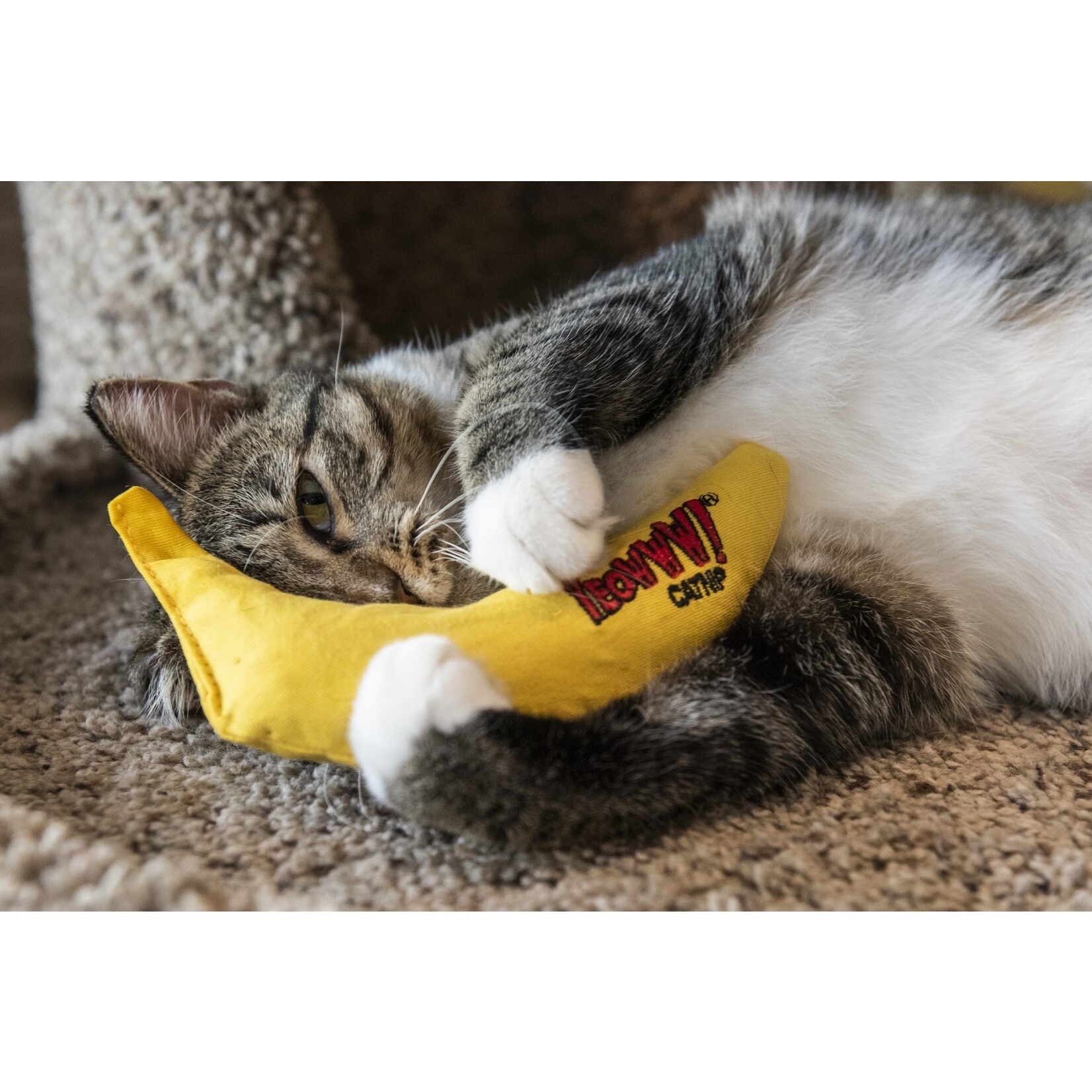 Yeowww! Catnip Catnip Chi-CAT-a Banana Cat Toy