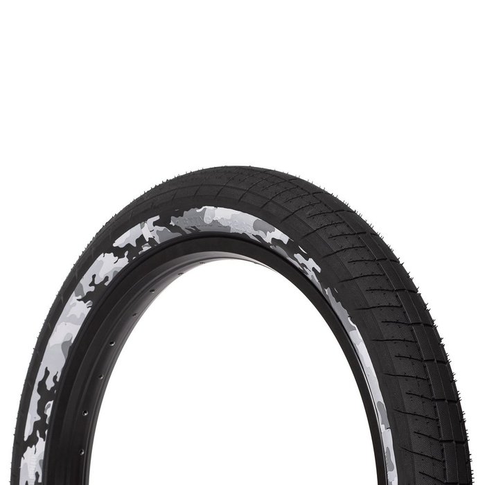 SALT PLUS SALT PLUS STING TYRE 20 X 2.35 BLACK / SNOW CAMO SIDEWALL