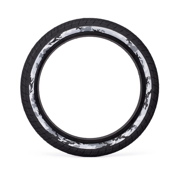 SALT PLUS SALT PLUS STING TYRE 20 X 2.35 BLACK / SNOW CAMO SIDEWALL