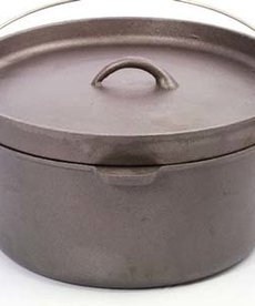 Cast Iron 9 Quart Camp Oven with Lipped Lid
