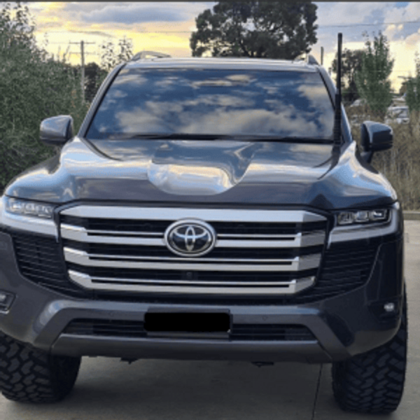 GMF 4x4 Bonnet Mount Antenna Bracket - Suit 300 SERIES - Pass Side