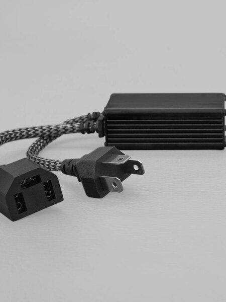 Stedi H4 COPPER HEAD LED BULBS WITH EXTRA CANBUS MODULE (PAIR)