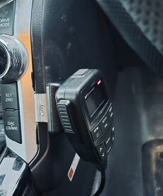 Toyota LandCruiser 300 Series No Drill UHF Handpiece Mount