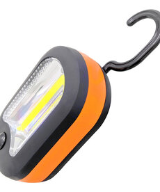 Wildtrak - Oval Magnetic Work Light with Hook and Batteries