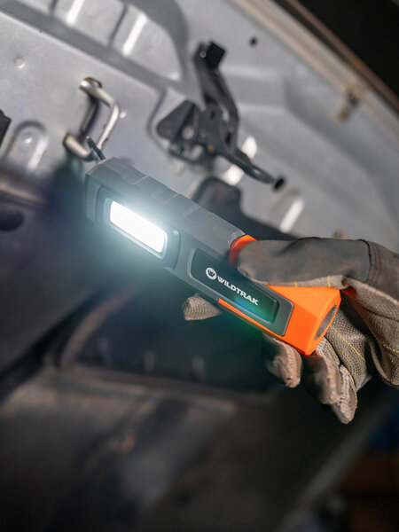 Wildtrack - Handheld Work Light, Rechargeable, Duel Lighting Modes, 180 Swivel, Magnetic Base, USB-C Fast Charge, Water & Shock Proof
