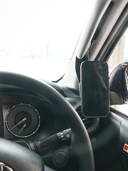 TLR - Quadlock/RAM Mount – Toyota Hilux N80 series – Drivers Side Grab Handle