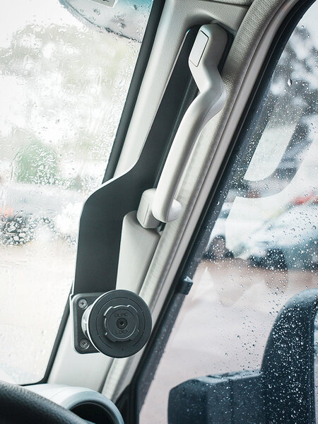 TLR - Quadlock/RAM Mount – Toyota Landcruiser 70 series – Drivers Side Grab Handle