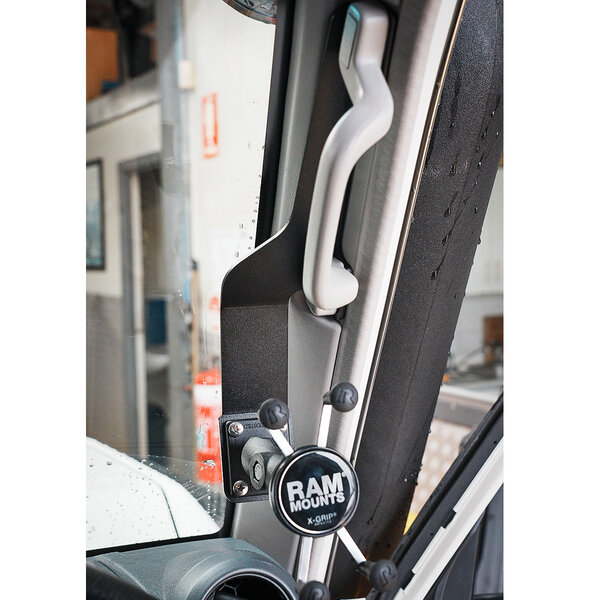 TLR - Quadlock/RAM Mount – Toyota Landcruiser 70 series – Drivers Side Grab Handle