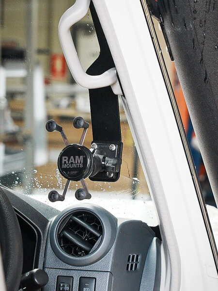 TLR Products TLR - Quadlock/RAM Mount – Toyota Landcruiser 70 series – Drivers Side Grab Handle