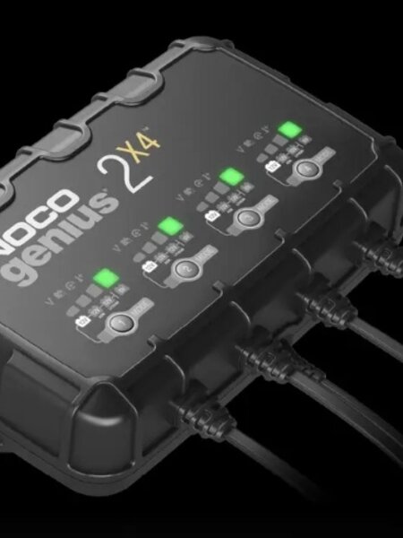 NOCO GENIUS2X4 6/12V 8A 4-BANK BATTERY CHARGE