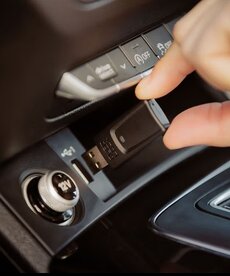 Quadlock - Wireless carplay / Android auto adaptor