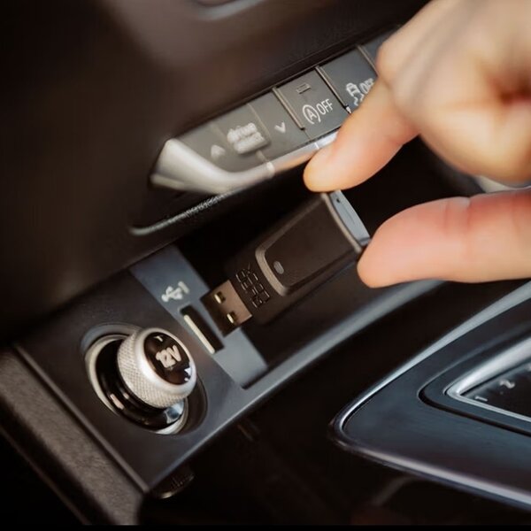 Quadlock - Wireless carplay / Android auto adaptor