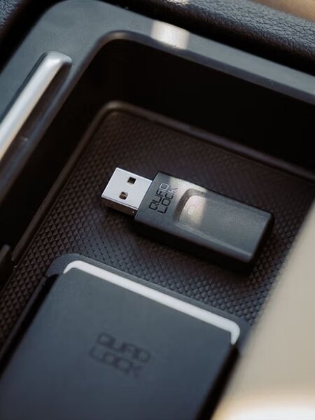 Quadlock - Wireless carplay / Android auto adaptor