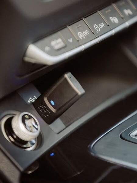 Quadlock - Wireless carplay / Android auto adaptor