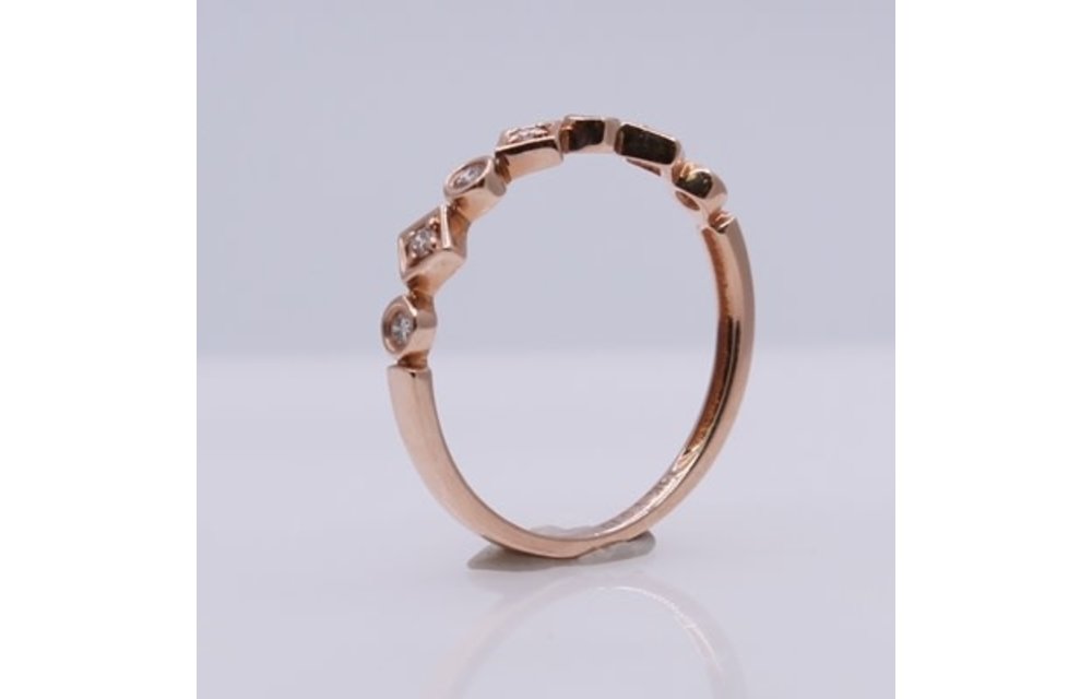 14KR .10tw Square & Dot Scalloped Stackable Diamond Band