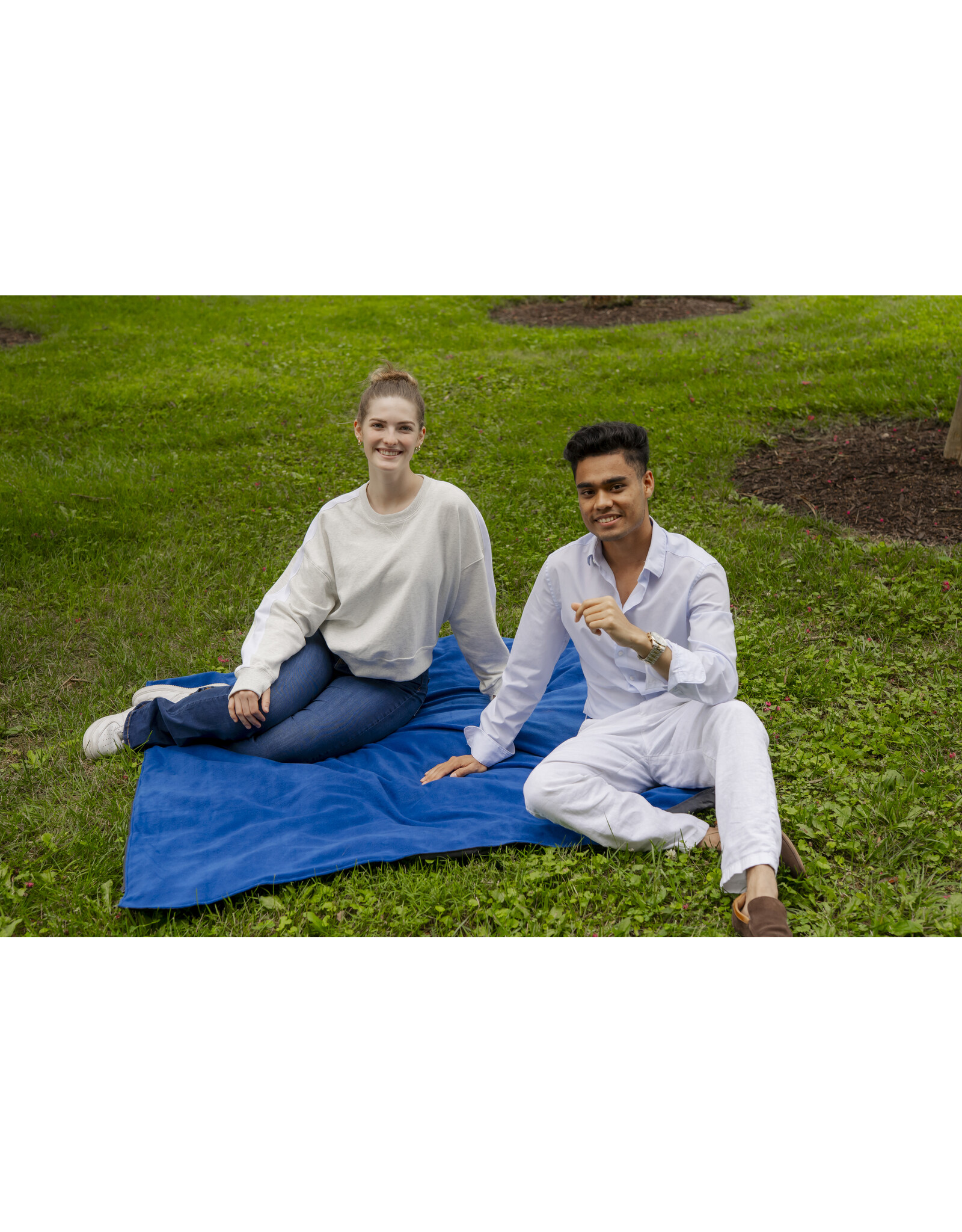 Know-Wear Water-Repellent Wearable Hooded Blanket "Goucher College w/ Gopher"