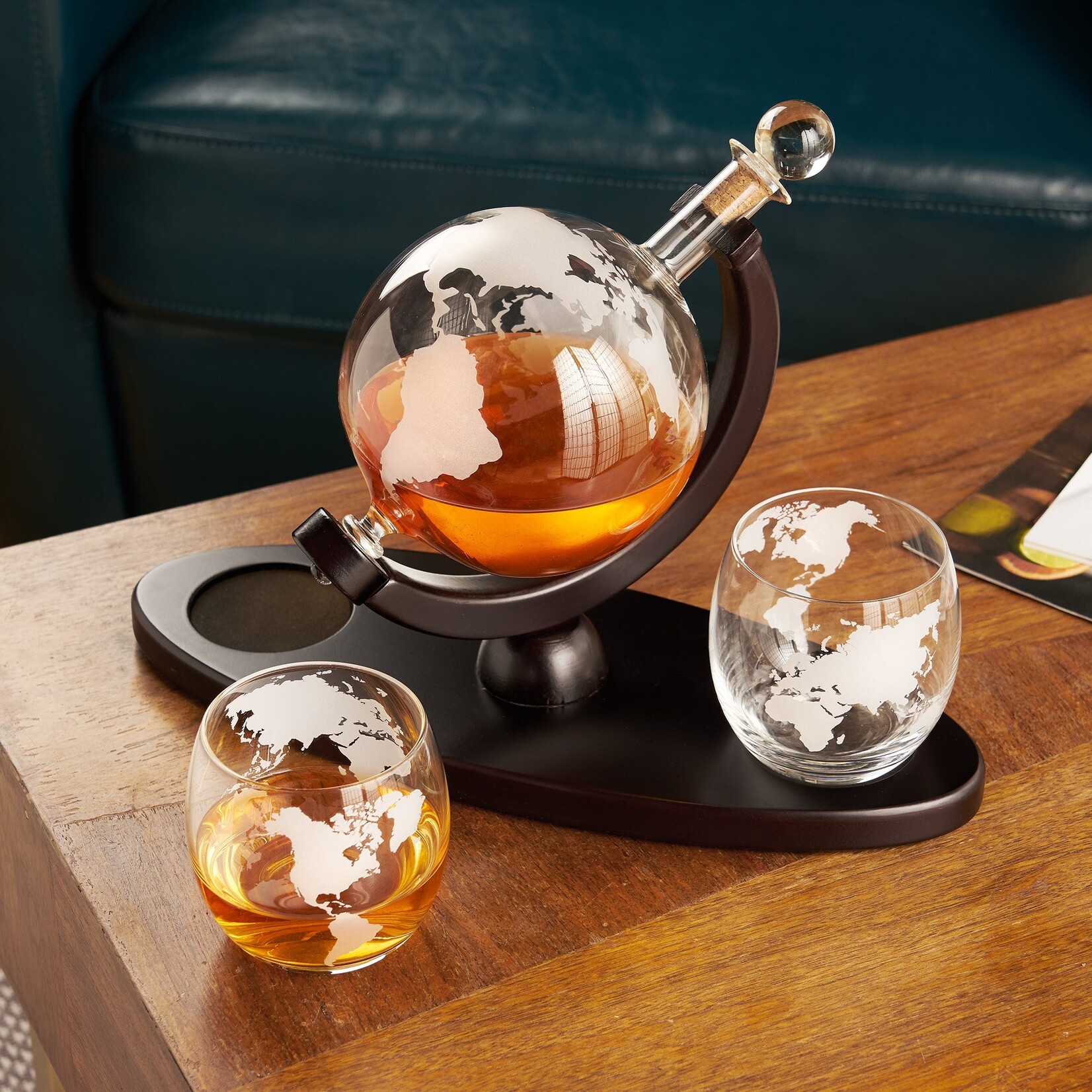 Little global Viski Globe Decanter & Whiskey Tumblers Set
