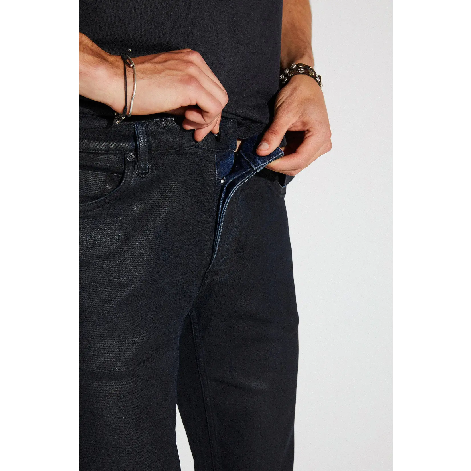 NEUW Lou Slim Beyond Black