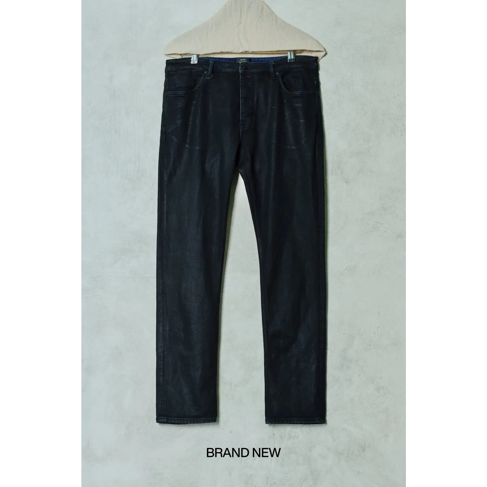 NEUW Lou Slim Beyond Black