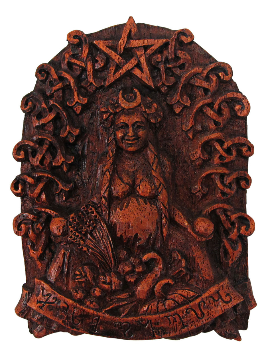 Habondia Plaque in Wood Finish