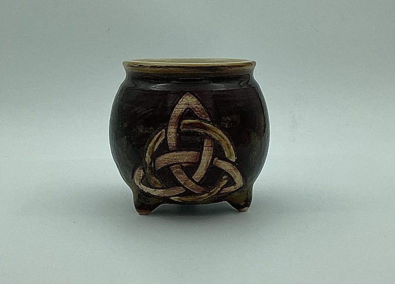 Triquetra Cauldron