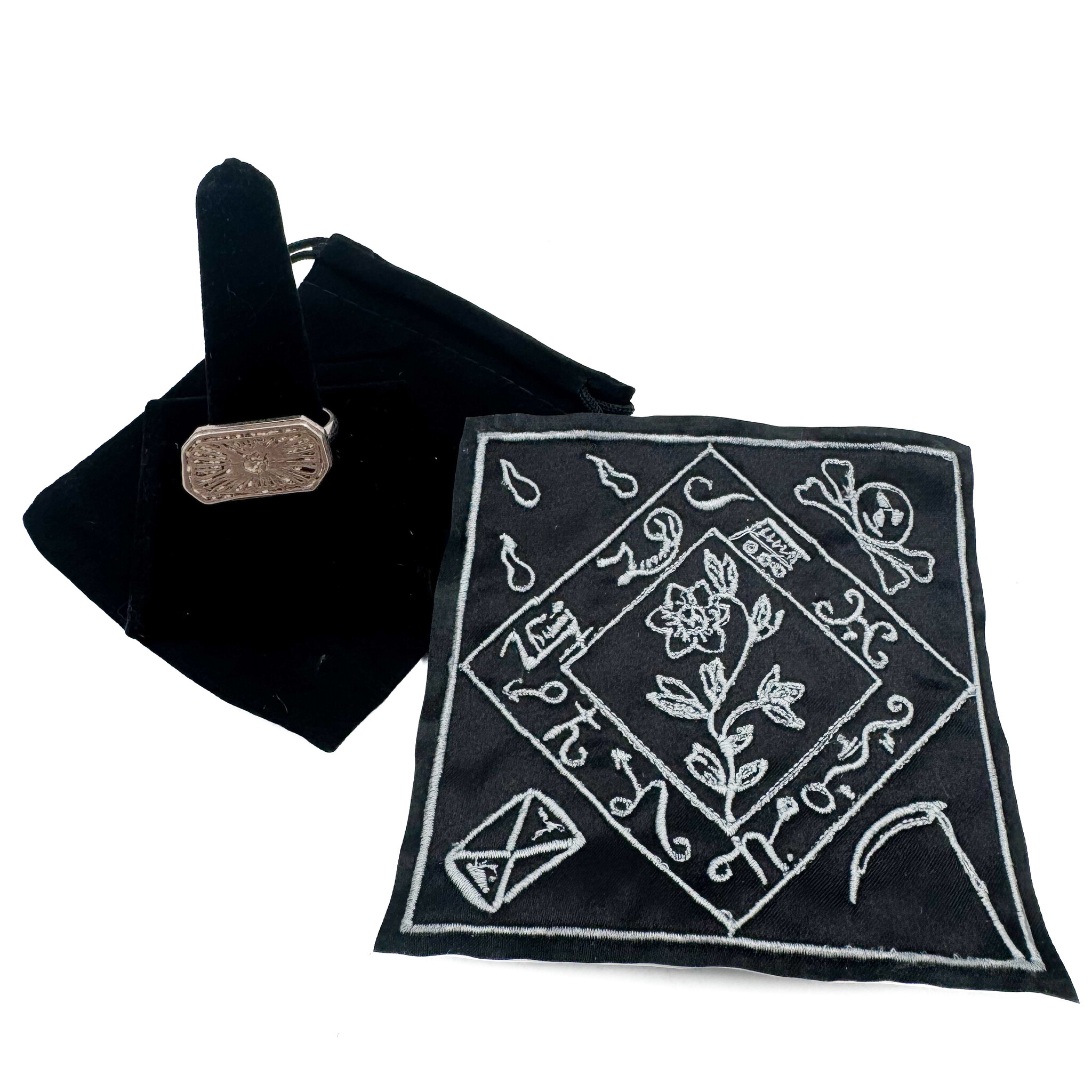 Black Pullet Ring and Talisman Set that Gives Love from Women