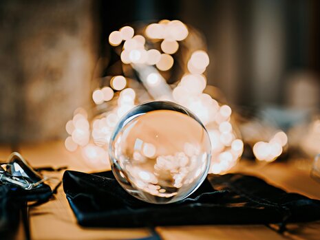 Crystal Balls vs. Scrying Mirrors: Which Is Right for Your Divination Practice?